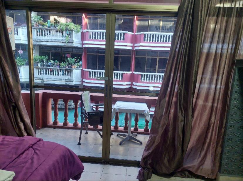 Pluemchai Guesthouse Praia de Jomtien Exterior foto